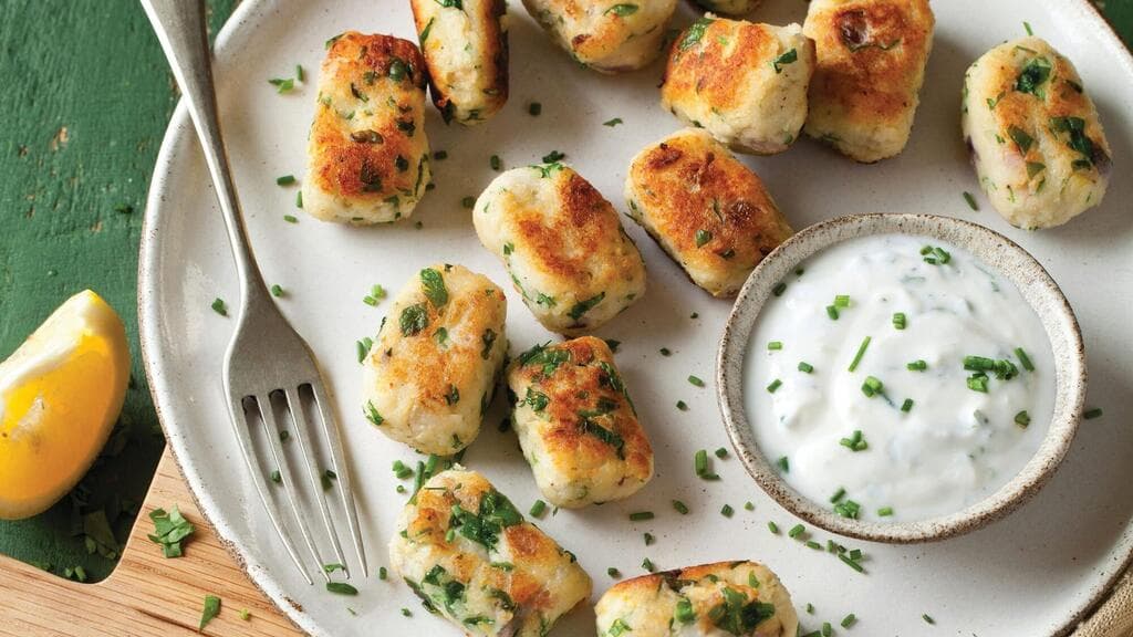 לביבות ארטישוק וגבינת עיזים (צילום: בועז לביא, סגנון: ענת לבל) לביבות ארטישוק וגבינת עיזים