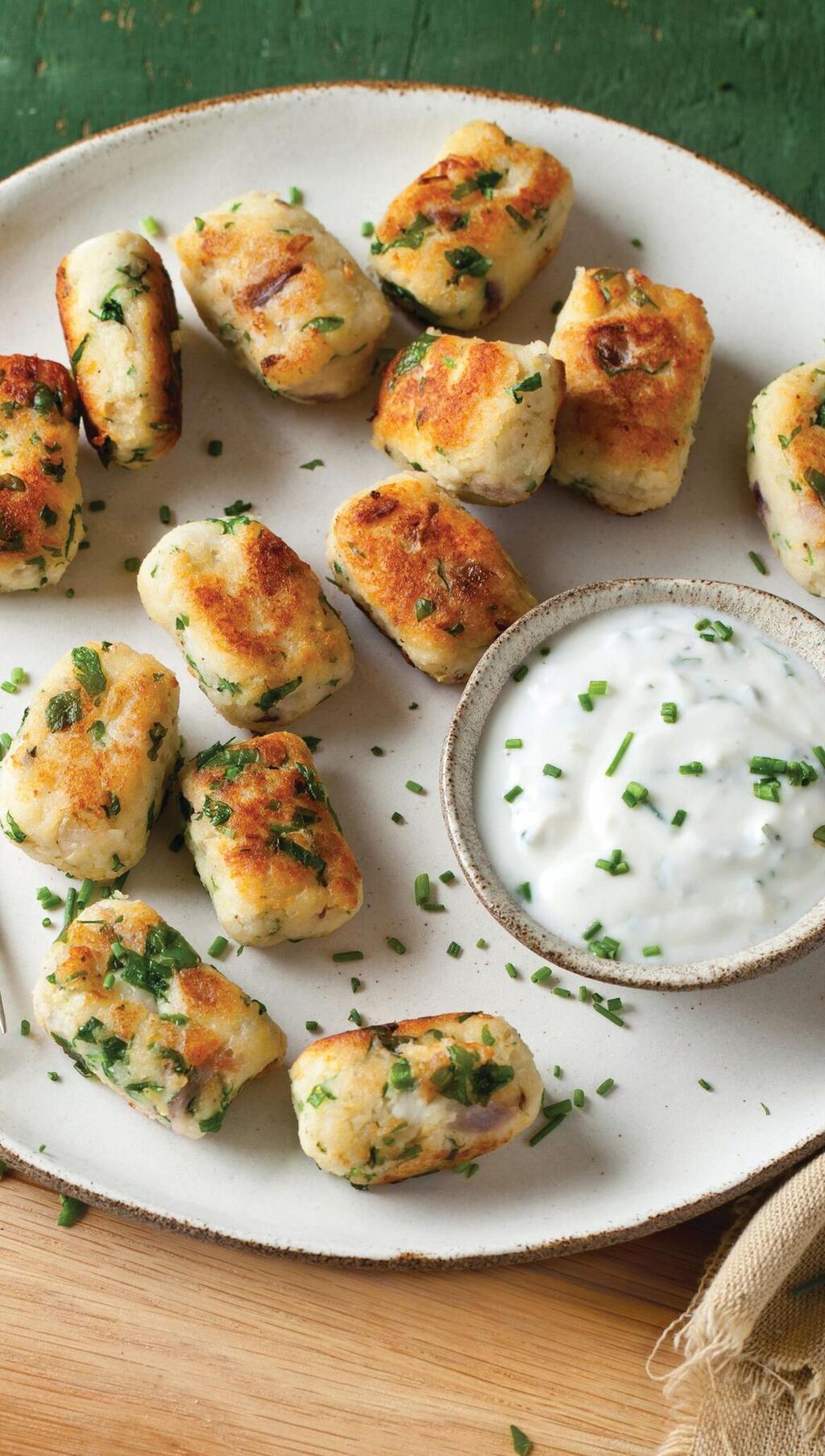 לביבות ארטישוק וגבינת עיזים (צילום: בועז לביא, סגנון: ענת לבל) לביבות ארטישוק וגבינת עיזים