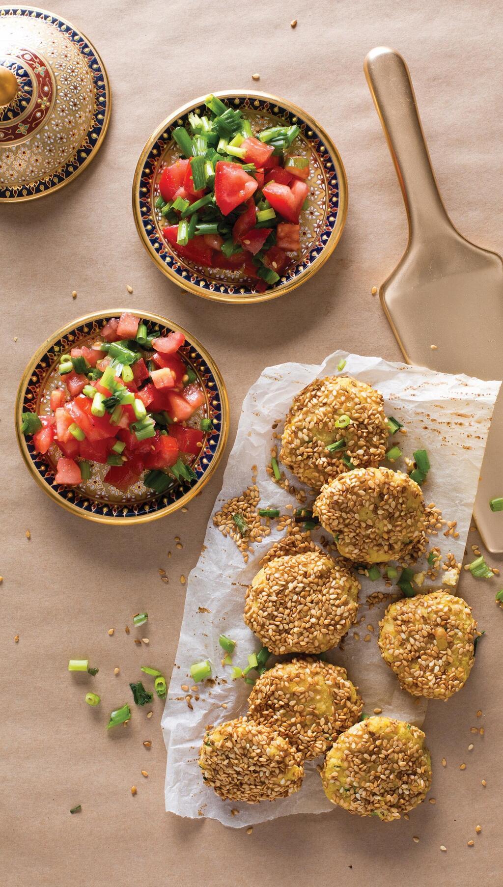 לביבות עדשים בריאות ואפויות (צילום: בועז לביא, סגנון: עמית דונסקוי) לביבות עדשים בריאות ואפויות