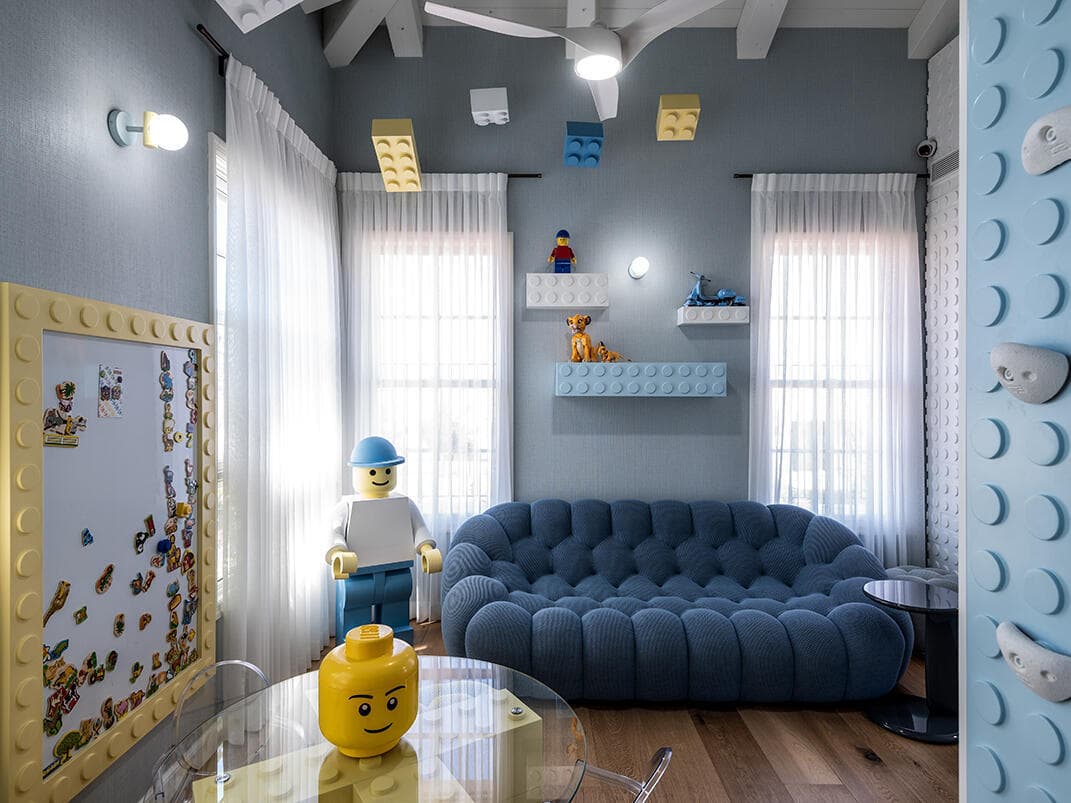 חדר המשחקים החלומי לילדים. בית בסגנון קלאסי בעיצוב שירלי דן (צילום: שי אדם) בית בסגנון טוסקנה בשרון, אדריכלות ועיצוב פנים: שירלי דן