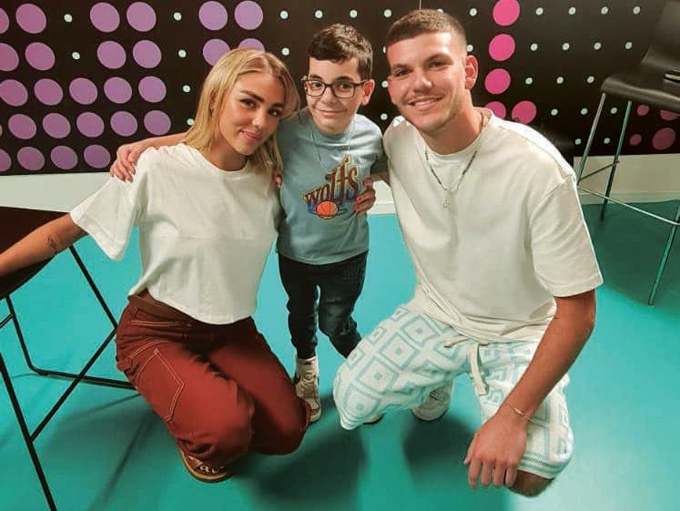 דניאל נזרי מאחורי הקלעים של הפסטיגל עם מאיה קיי ונדב חנציס (צילום: יעל נזרי) דניאל נזרי מאחורי הקלעים של הפסטיגל עם מאיה קיי ונדב חנציס