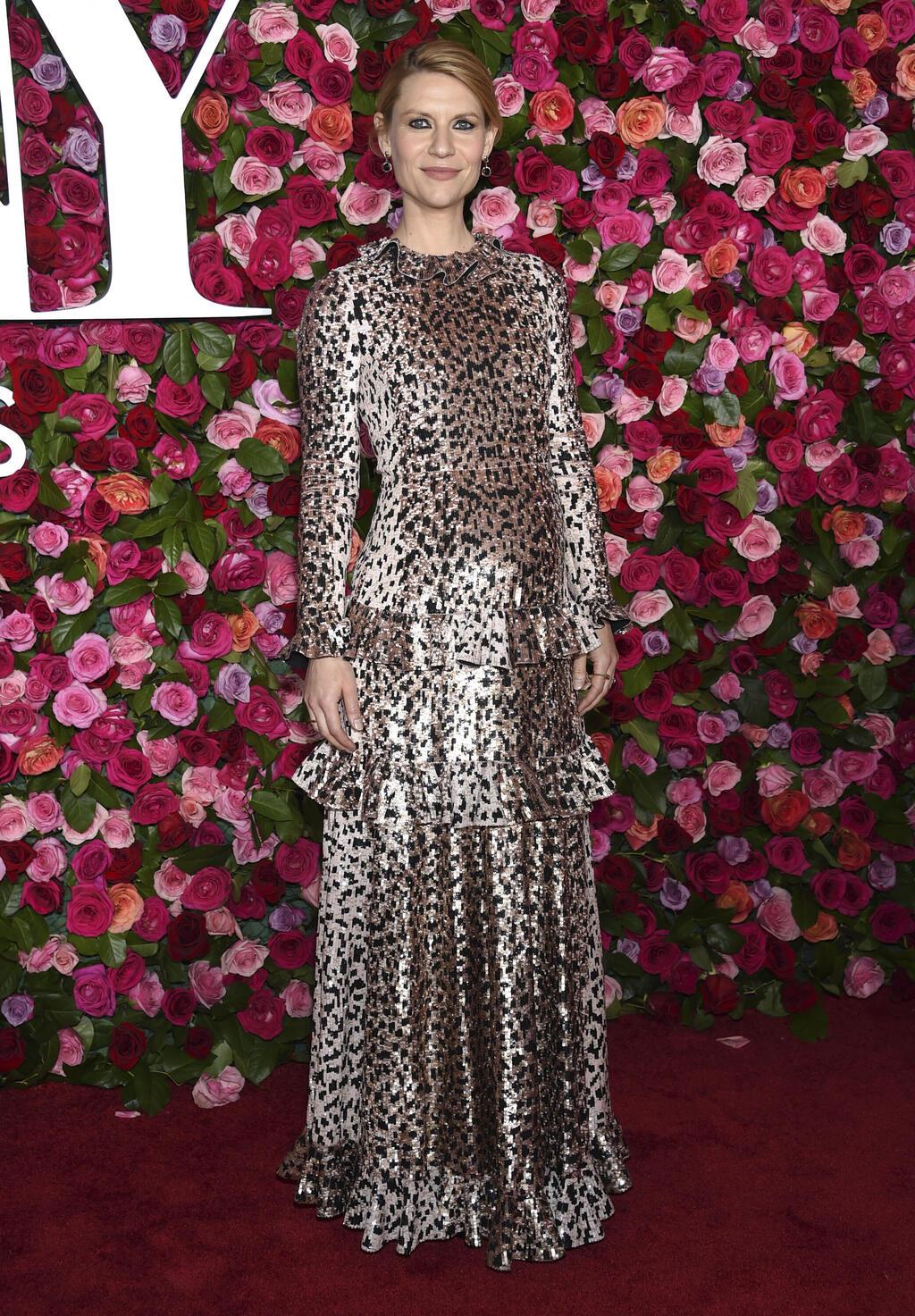 שמלה של ולנטינו בטקס פרסי הטוני, 2018 (צילום: Evan Agostini/Invision/AP) קלייר דיינס בטקס פרסי הטוני, 2018