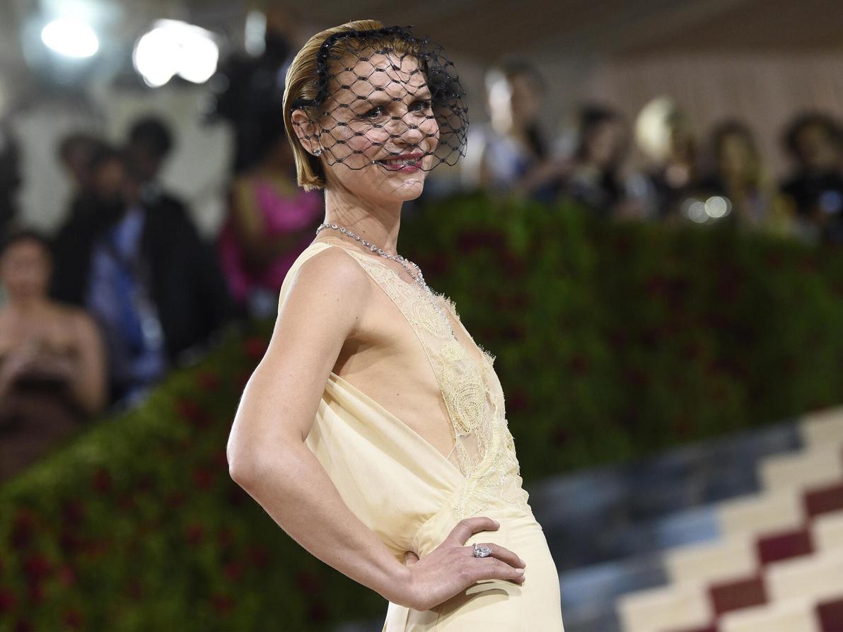 שמלה של לנוון בגאלה של המטרופוליטן, 2022 (צילום: Evan Agostini/Invision/AP) קלייר דיינס בגאלה של המטרופוליטן, 2022