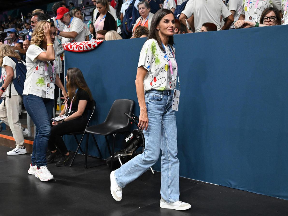 ג'ינס וטי שירט במשחקים הפאראלימפיים בפריז, 2024 (צילום: Tullio M. Puglia/Getty Images for IPC) לטיסיה מלכת ספרד במשחקים הפאראלימפיים בפריז, 2024