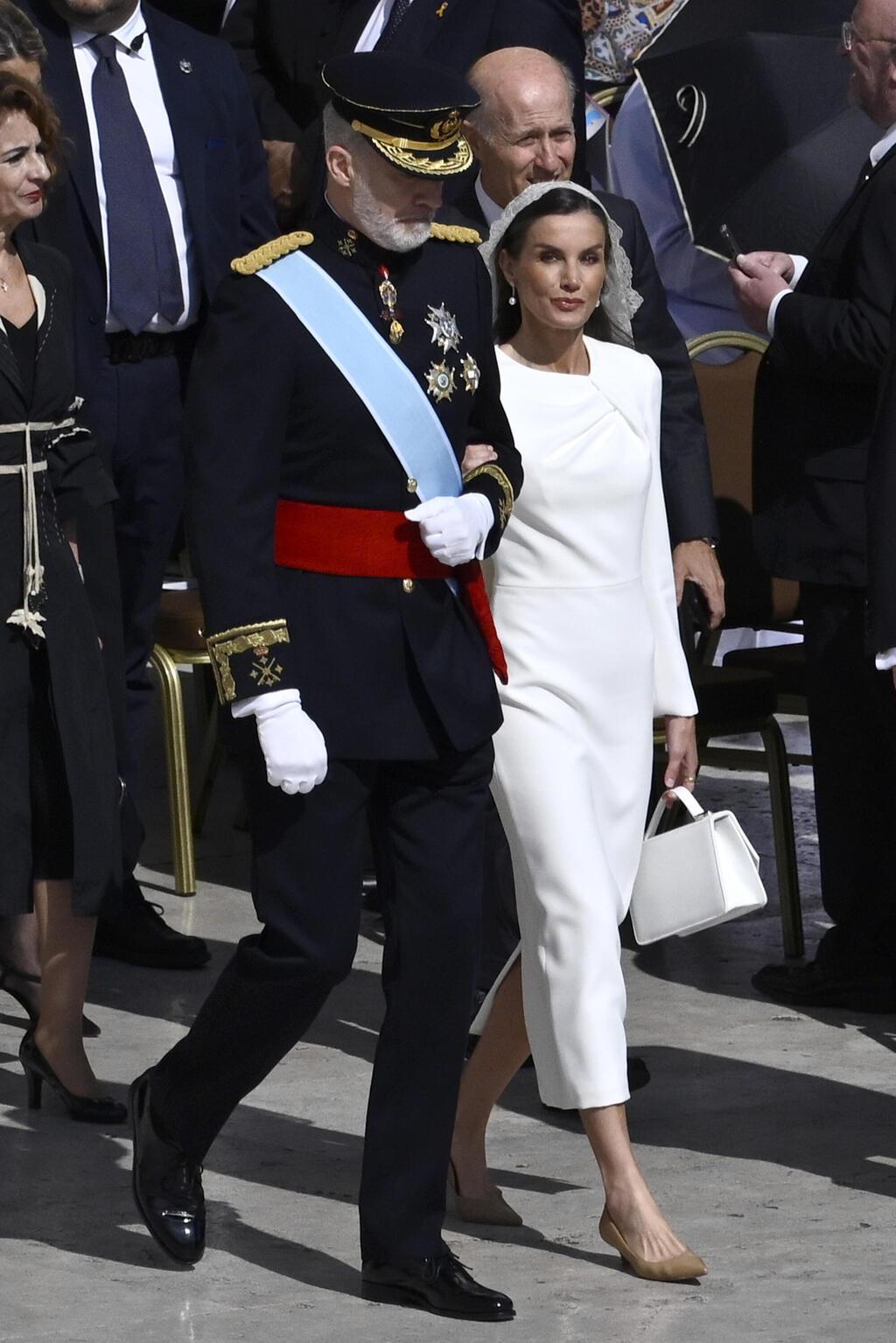 לטיסיה מלכת ספרד ופליפה מלך ספרד בהכתרת האפיפיור לאו ה-14, 2025 (צילום: Antonio Masiello/Getty Images) לטיסיה מלכת ספרד ופליפה מלך ספרד בהכתרת האפיפיור לאו ה-14, 2025