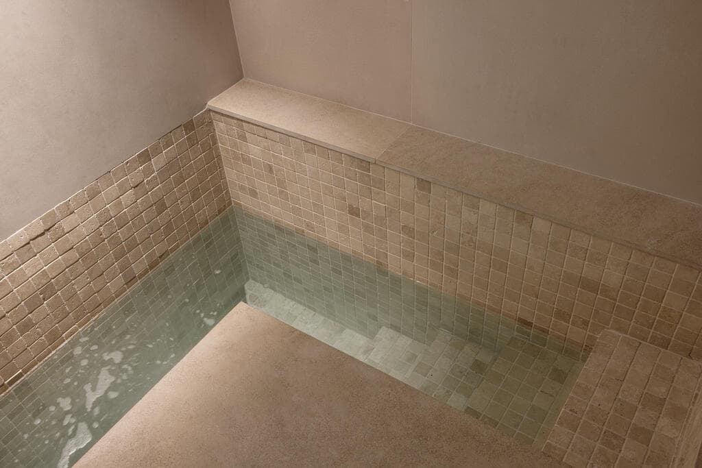 היה שייך לרב מפורסם - ונשאר לשימוש המשפחה (צילום: איתי בנית) בית בירושלים בעיצוב שרון טורין