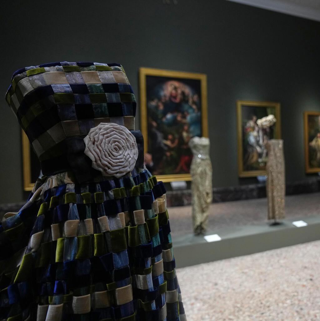 התערוכה "ג'ורג'יו ארמאני. מילאנו, מאהבה" (צילום: AP Photo/Antonio Calanni) התערוכה "ג'ורג'יו ארמאני. מילאנו, מאהבה"