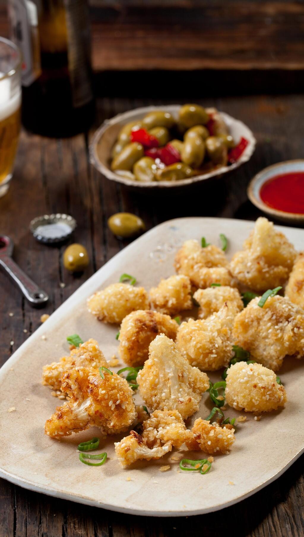 חטיפי כרובית בציפוי פריך (צילום: בועז לביא, סגנון: ענת לבל) חטיפי כרובית בציפוי פריך