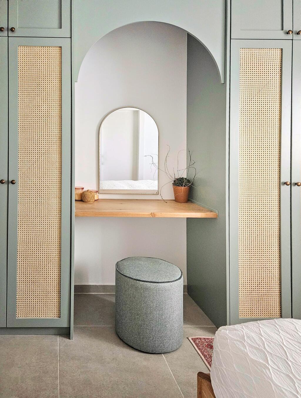 מגרעת עבור פינת עבודה ואיפור (עיצוב וצילום: לילי ברושטיין) דירת מחיר למשתכן בנתניה