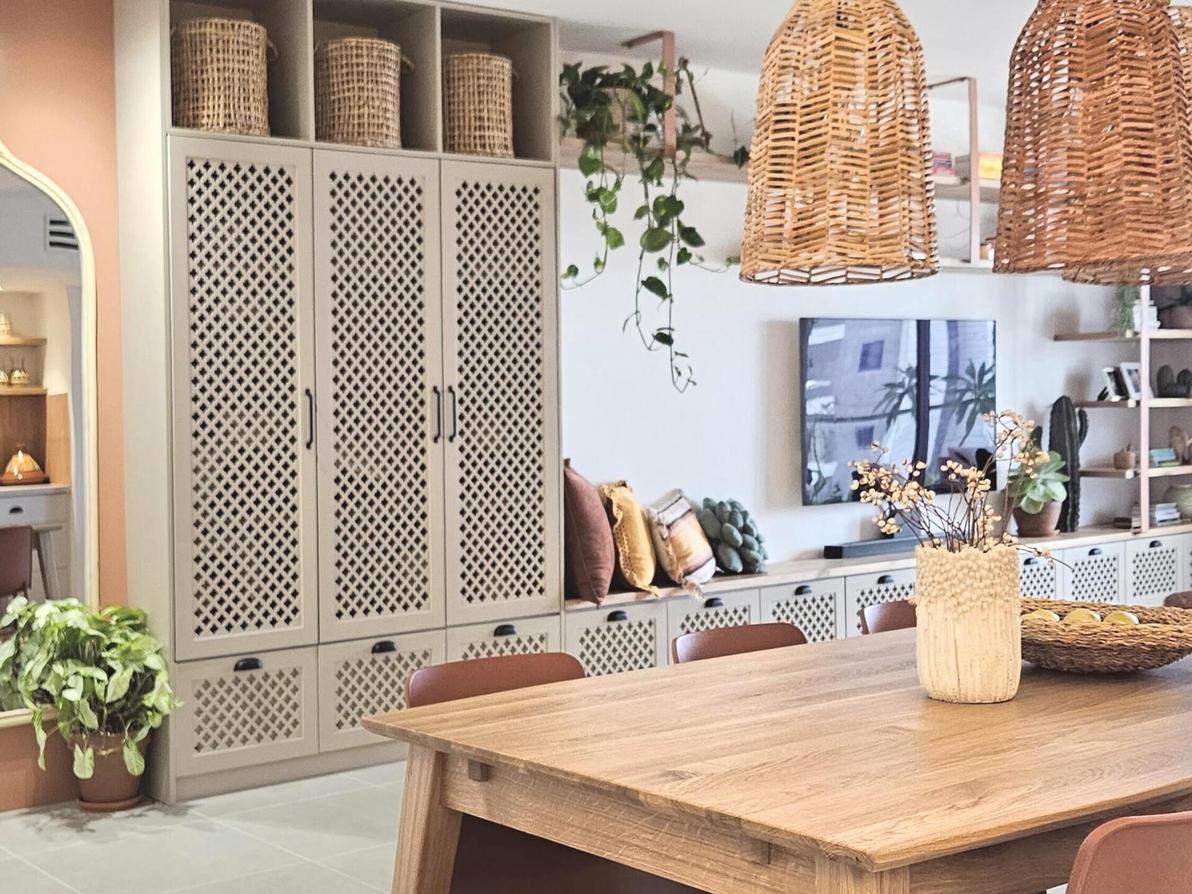 דירת מחיר למשתכן בנתניה - חמישה חדרים על פני 130 מ"ר (עיצוב וצילום: לילי ברושטיין) דירת מחיר למשתכן בנתניה