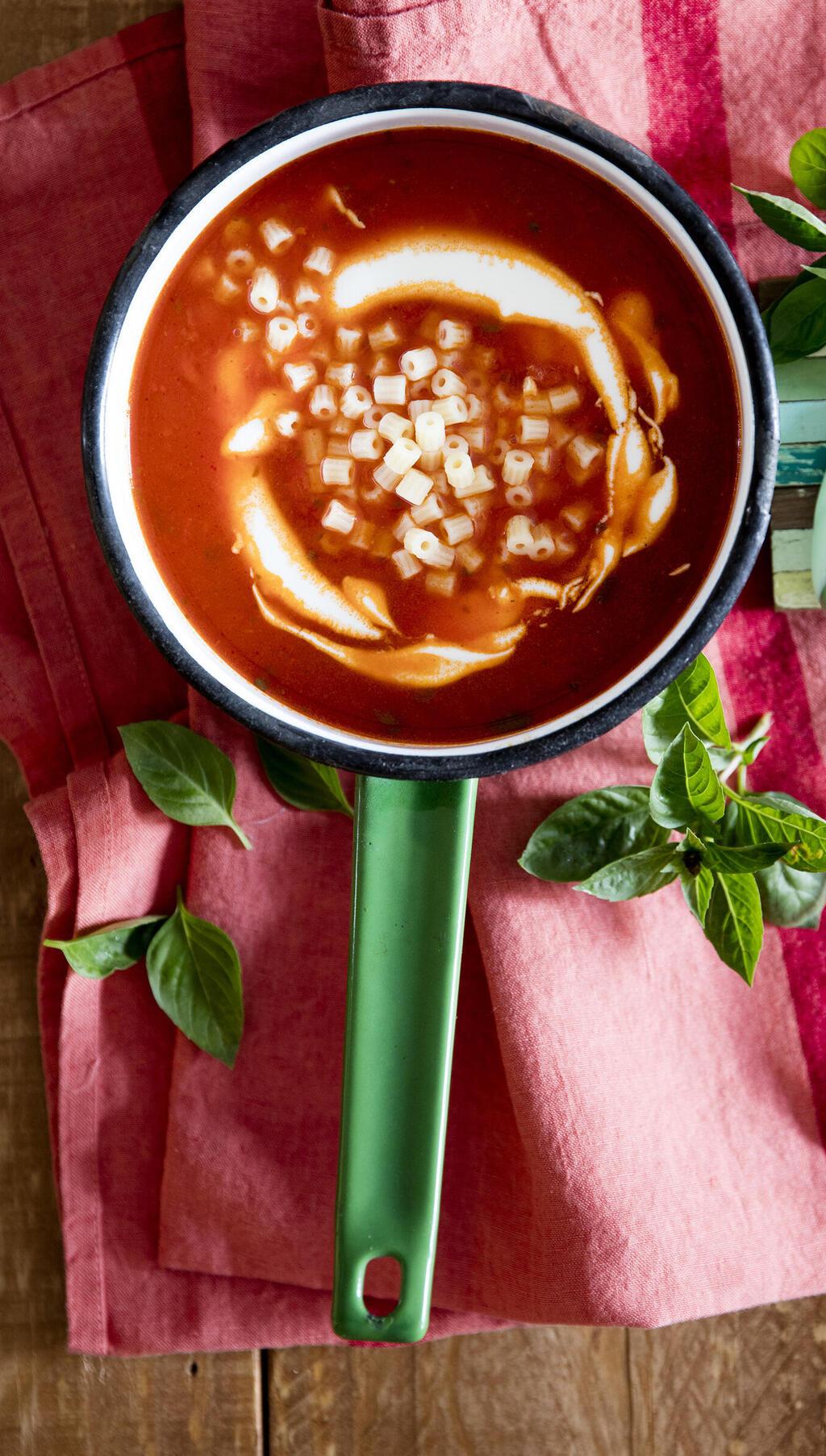 מרק עגבניות ופסטה