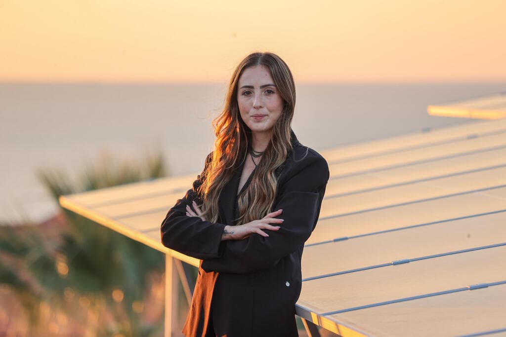 דניאל ביטון והפאנלים הסולאריים