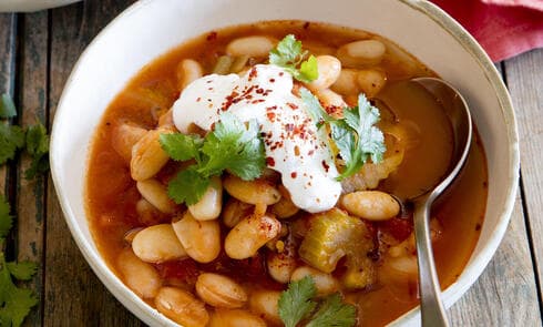 מרק עגבניות ושעועית לבנה