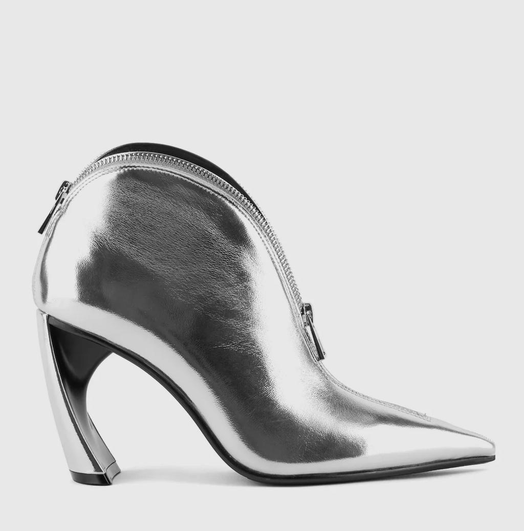 נעליים של יונייטד ניוד