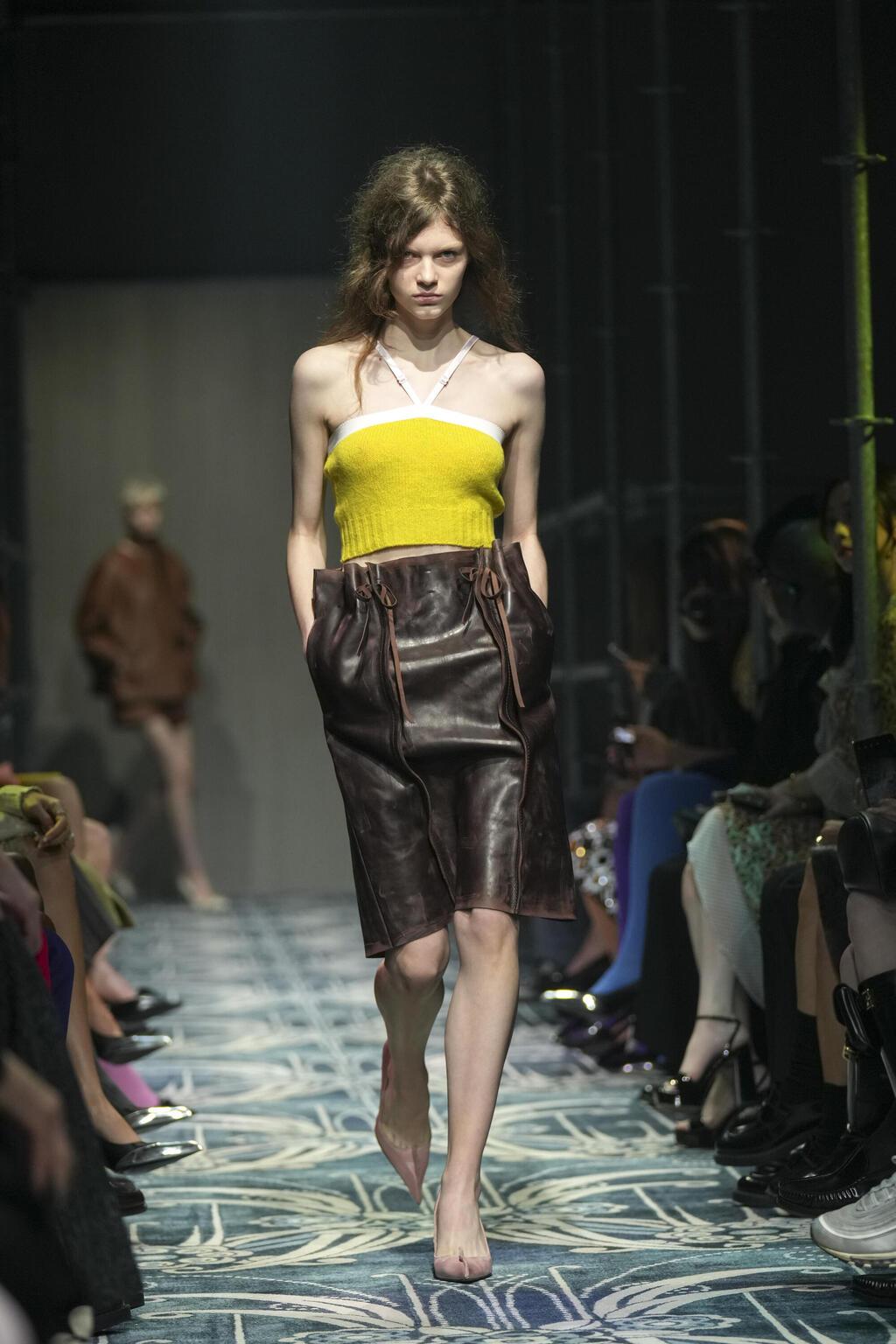 תצוגת סתיו-חורף 2025-26 של פראדה