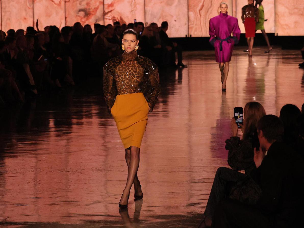 תצוגת סתיו-חורף 2025-26 של סן לורן