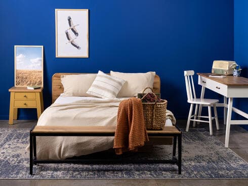 צבע השנה של נירלט ל-2026, צולם באולם התצוגה של AYUNA צבע השנה של נירלט ל-2026, צולם באולם התצוגה של AYUNA