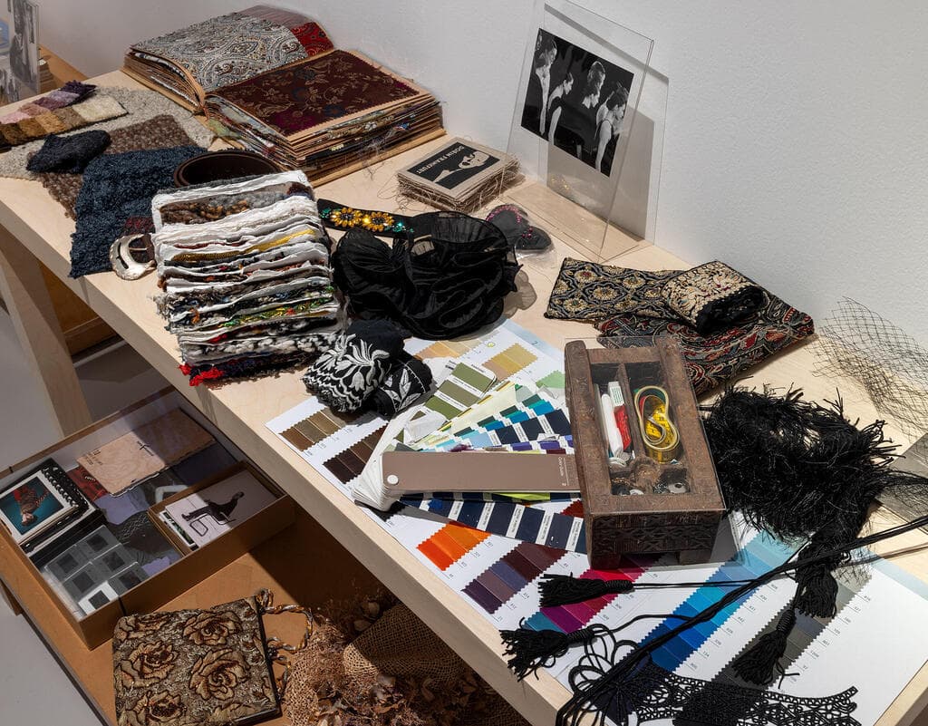 עיצובים של דורין פרנקפורט בתערוכה "פועלת אופנה"