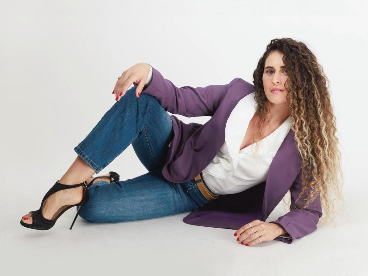 אביב דנינו. "הוכחתי לעצמי שאני יודעת לשרוד כשהחיים לא מותירים לי ברירה"