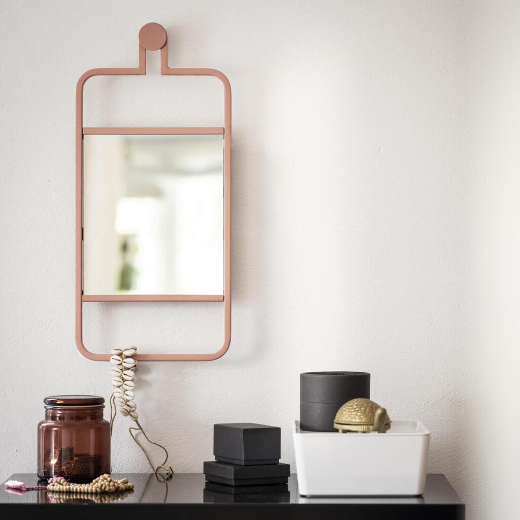 מראה GRANVAG מחיר סייל 25 שקל בלבד (צילום: סטודיו איקאה) מראה GRANVAG מחיר סייל 25 שח איקאה