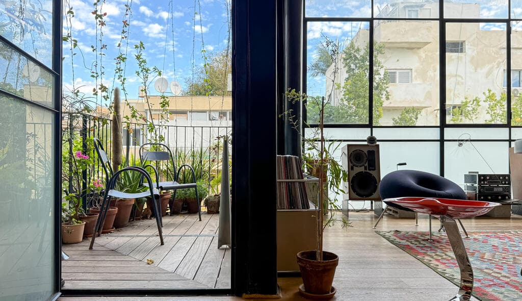 הדירה של שאולי ועומרי בשכונת שפירא, כאן גרים