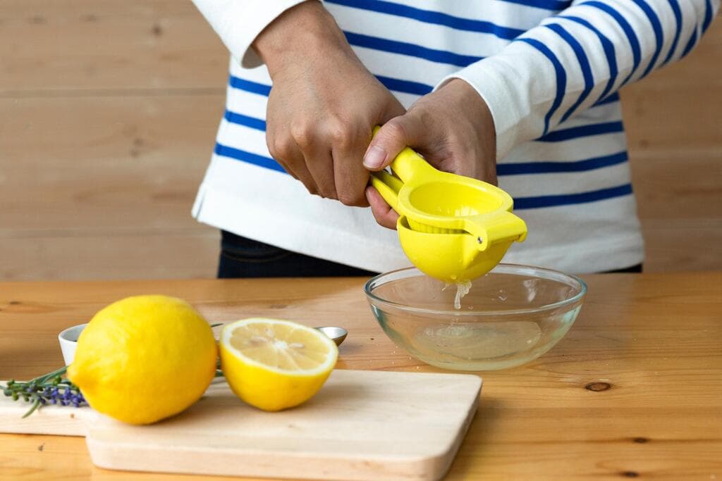 מסחטת לימון צבועה