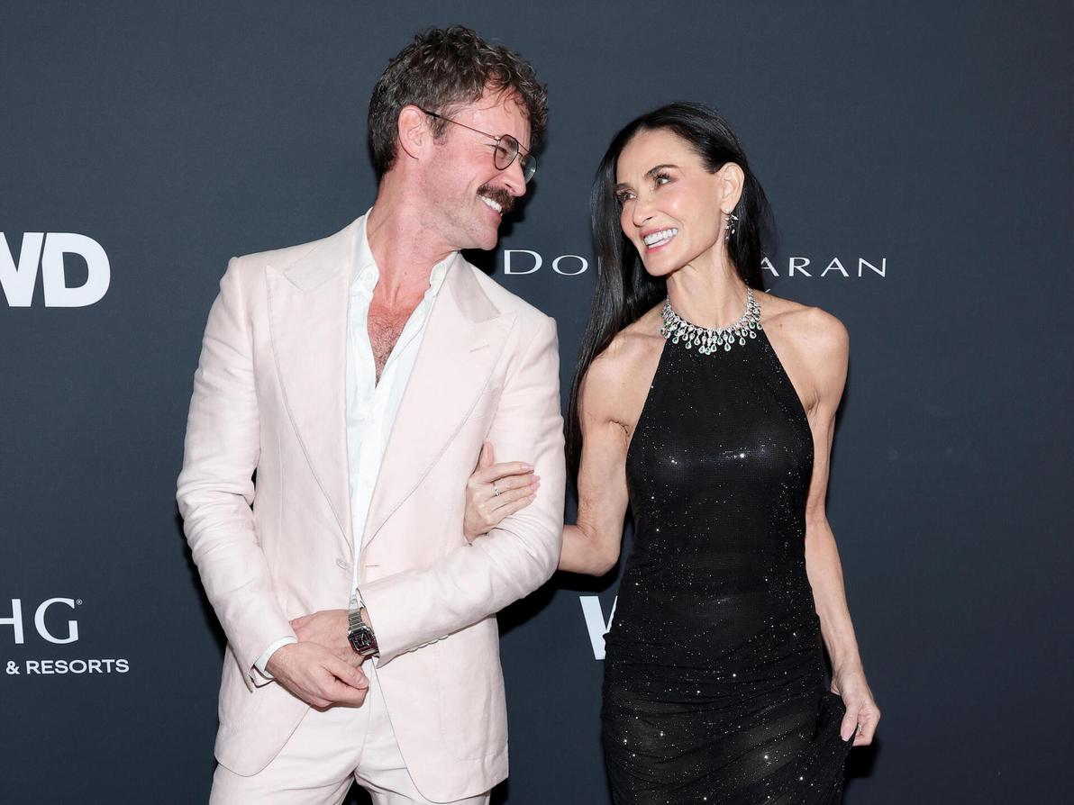 דמי מור ובראד גורסקי בטקס פרסי הסטייל של WWD ל-2026