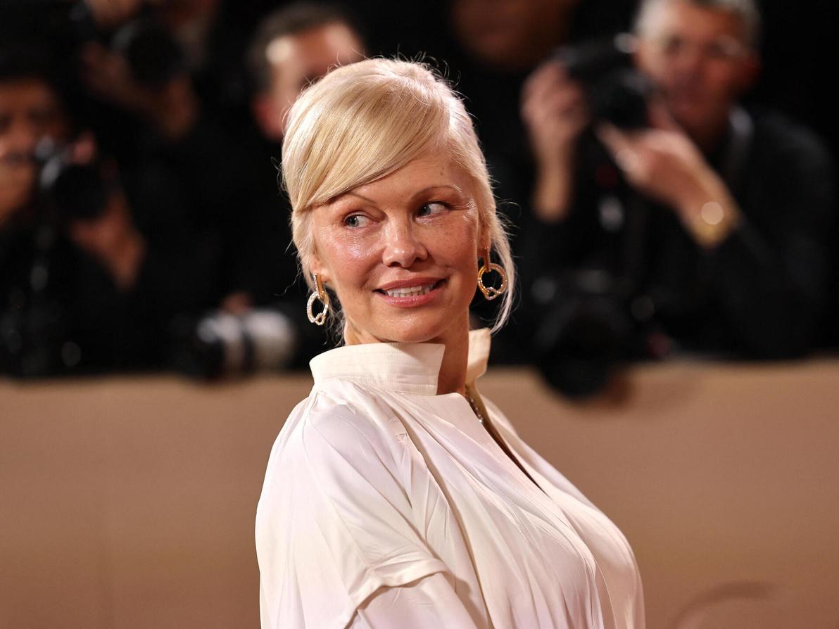 פמלה אנדרסון בטקס גלובוס הזהב, 2026