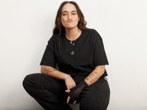 "העשייה מרפאה אותי". הקולקציה ÉMILY של אמילי דמארי וסטורי