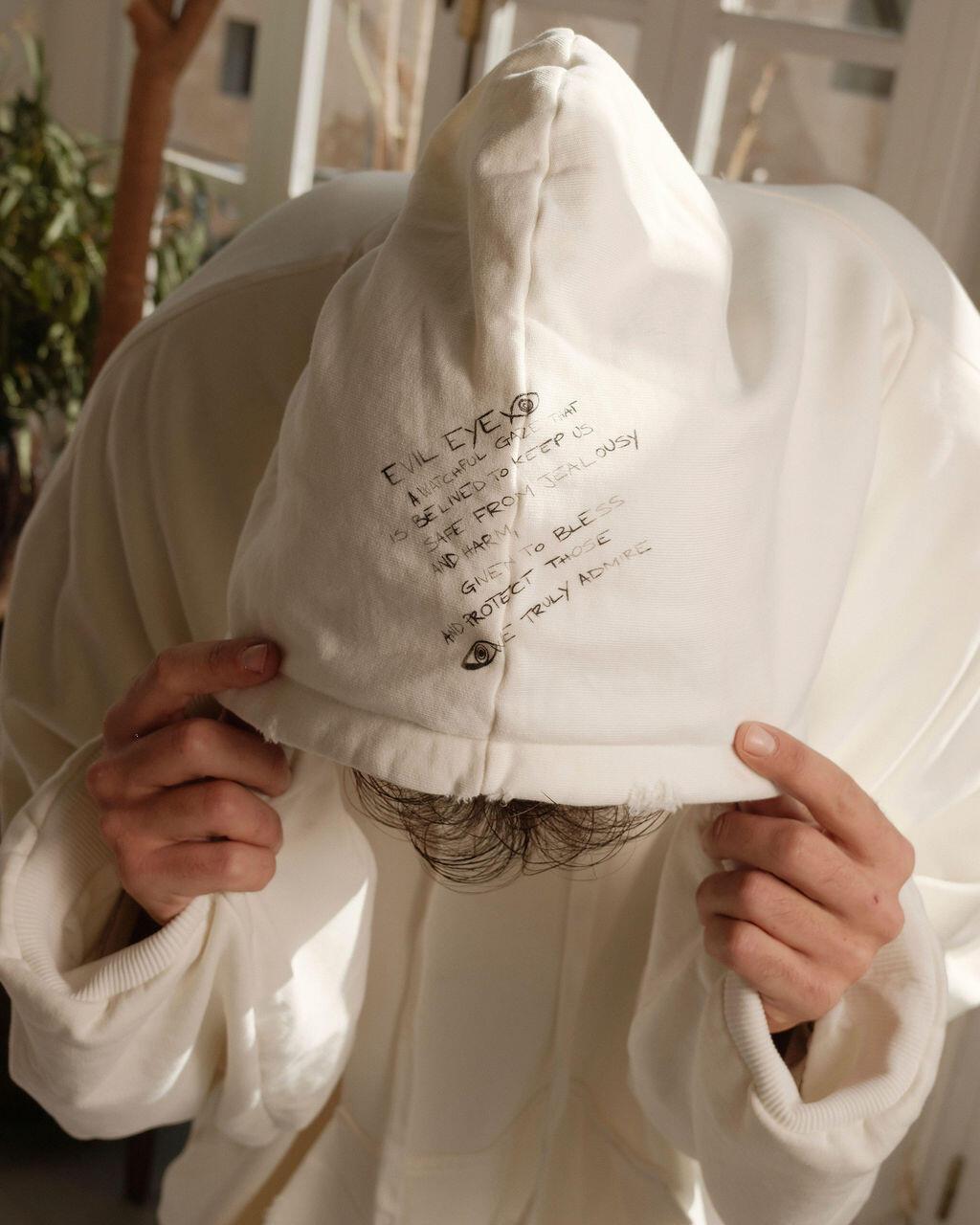 רועי סנדלר למותג האופנה TFU TFU