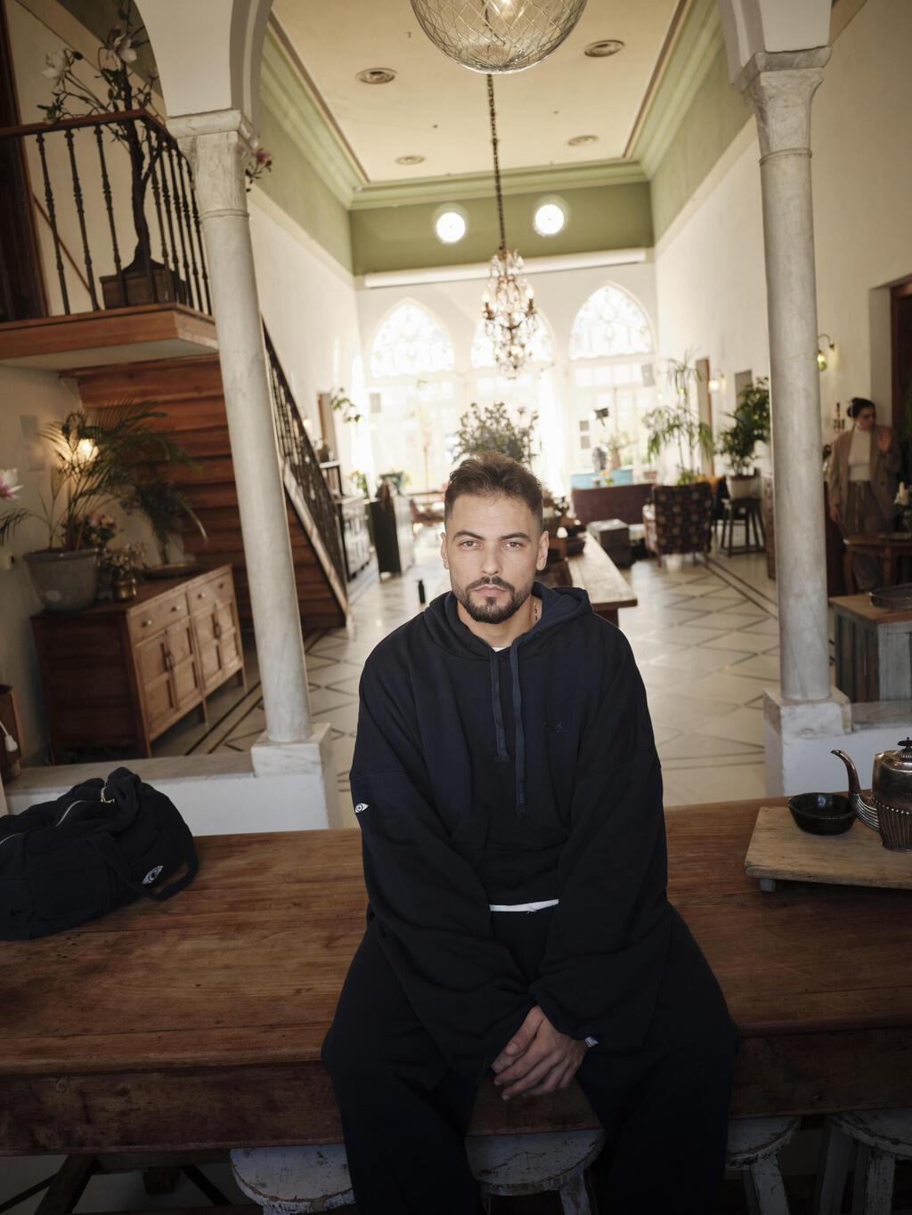 רועי סנדלר למותג האופנה TFU TFU