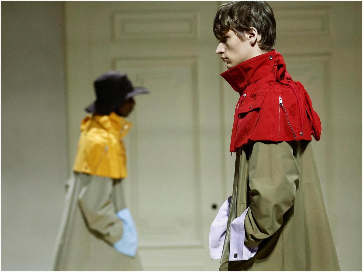 תצוגת סתיו-חורף 2026-27 של פראדה בשבוע האופנה לגברים במילאנו