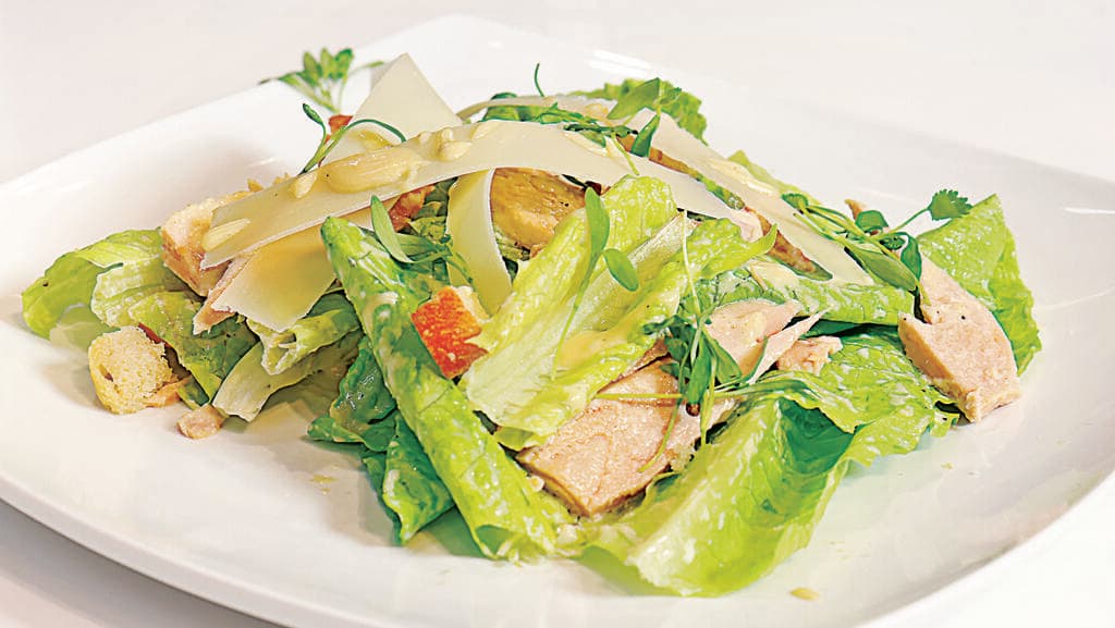 סלט לבבות חסה קיסר (צילום: נועם חסון) סלט לבבות חסה קיסר