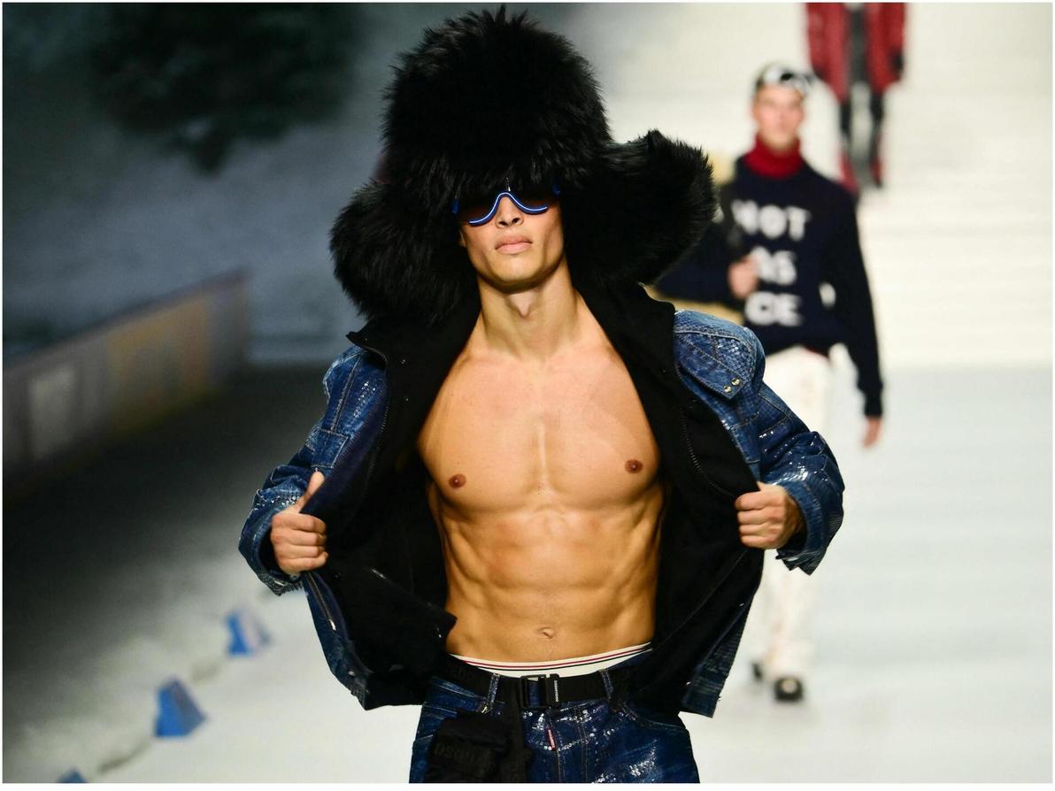 תצוגת סתיו-חורף 2026-27 של דיסקוורד בשבוע האופנה לגברים במילאנו