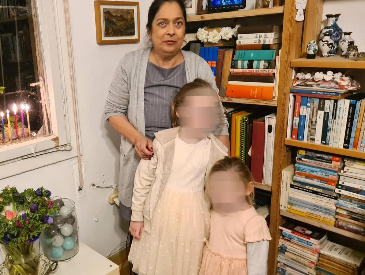 מירב דורי ז"ל ושתי בנותיה (צילום: אלבום משפחתי) מירב דורי ז"ל ושתי בנותיה