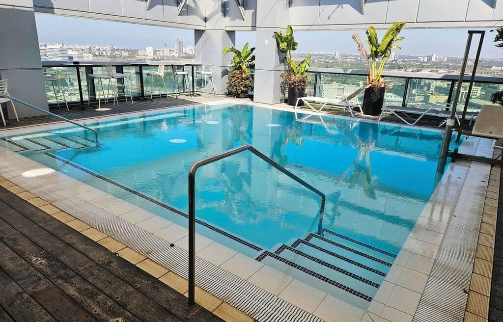 פתח תקווה, מלון "פרימה לינק". 169 חדרים וציון חיובי מאוד ב"בוקינג"