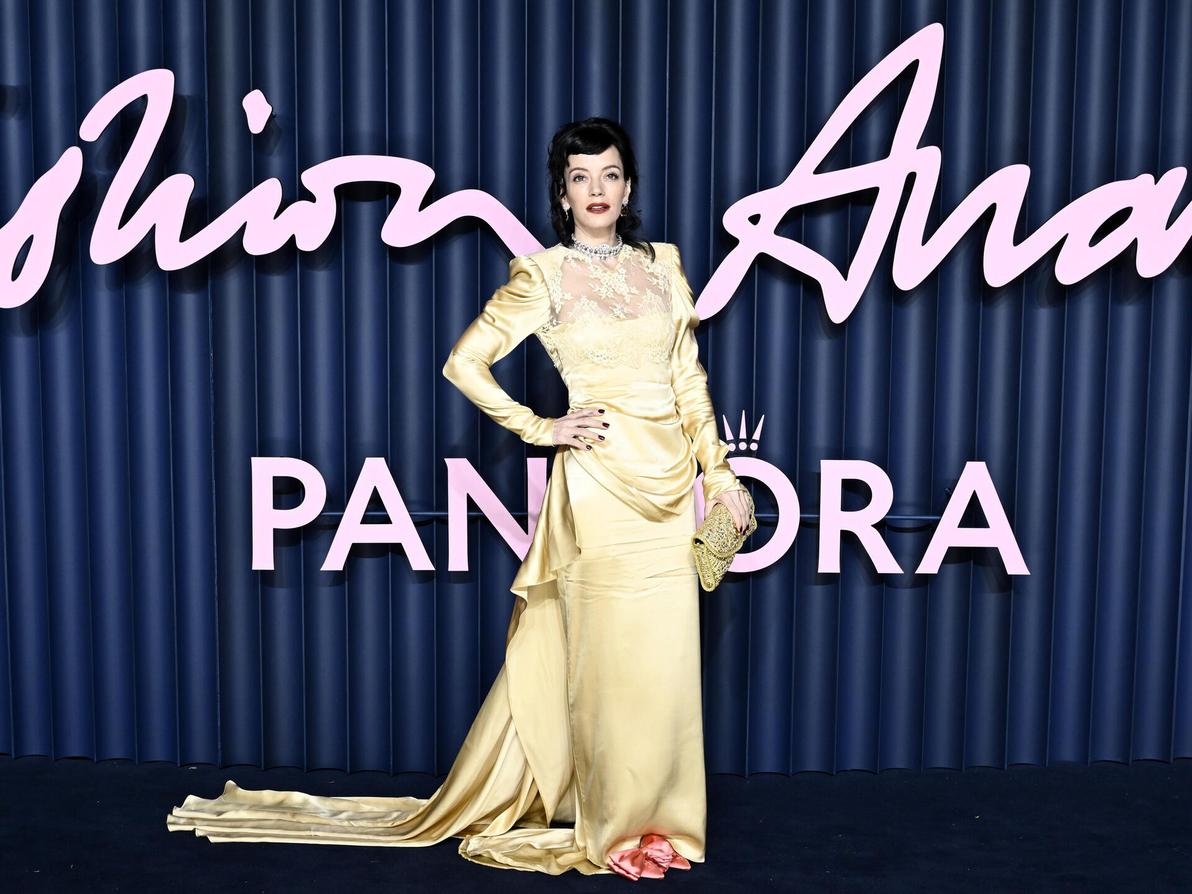 לילי אלן בטקס פרסי האופנה הבריטיים, 2025