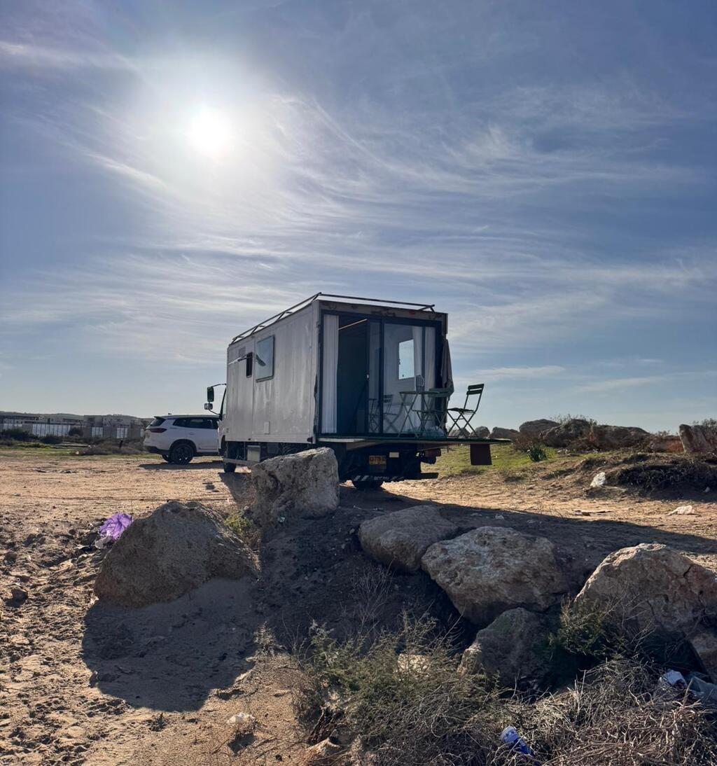 הבית נוסע לכל מקום (צילום: ריף הר אבן) בית המשאית