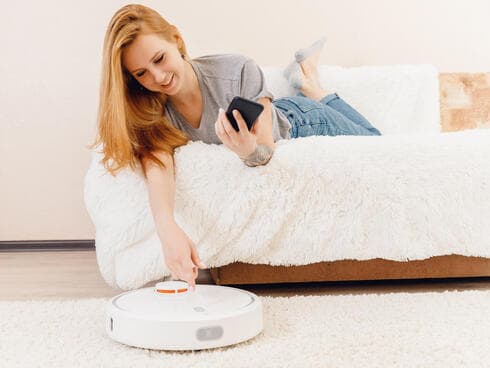 רובוט שמתנקה לבד את הבית