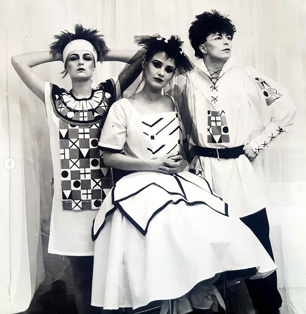 עיצוב של סו קלאוס מהקולקציה לחנות Street Theatre ב-1981 (צילום: באדיבות סו קלאוס) עיצוב של סו קלאוס מהקולקציה לחנות Street Theatre ב-1981