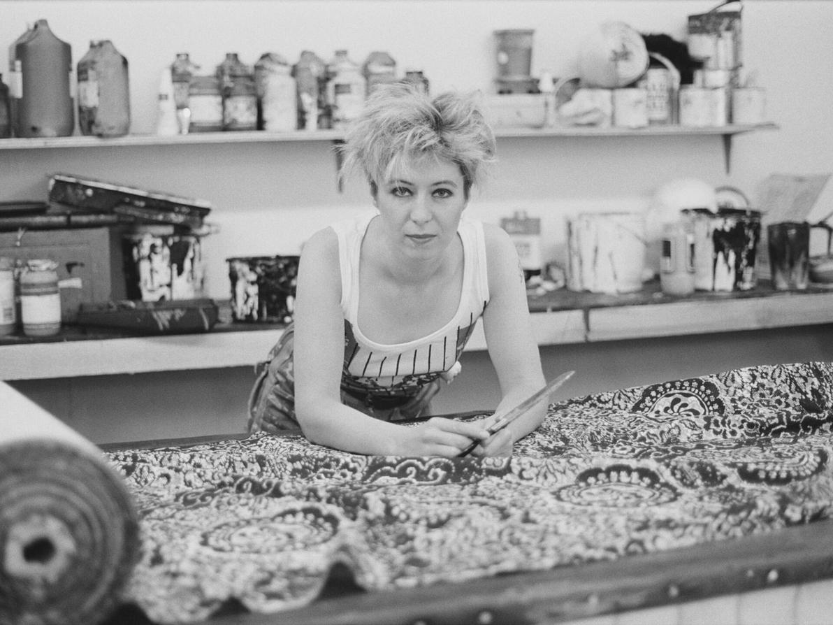 "הייתי אז בת 22, ג'ורג' בן 19, והאמנתי שהחיבור בין כל התרבויות הוא רעיון מצוין". סו קלאוס בסטודיו, 1983 (צילום: Mikey Bean Collection) סו קלאוס בסטודיו, 1983