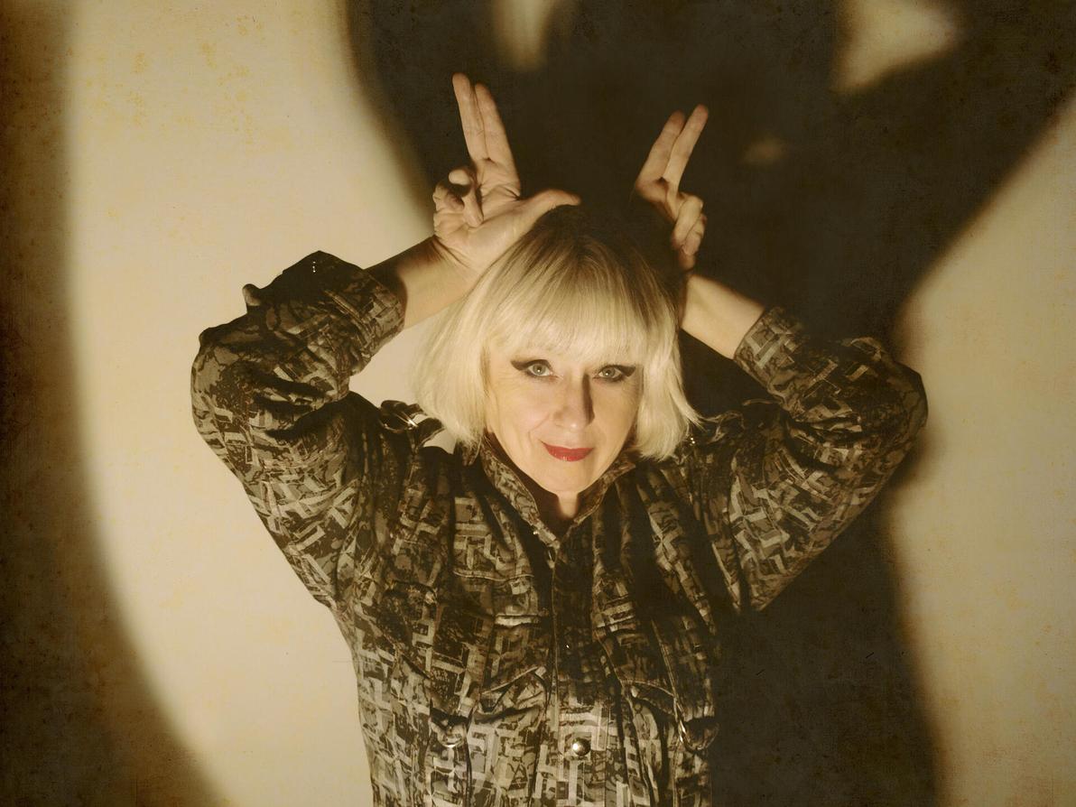 "אהבתי את הכתב העברי, שהיה בעיניי מאוד מיוחד, והעתקתי אותו לספר הסקיצות שלי – אבל כנראה שהעתקתי לא נכון". סו קלאוס (צילום: סמואל גרייר) סו קלאוס