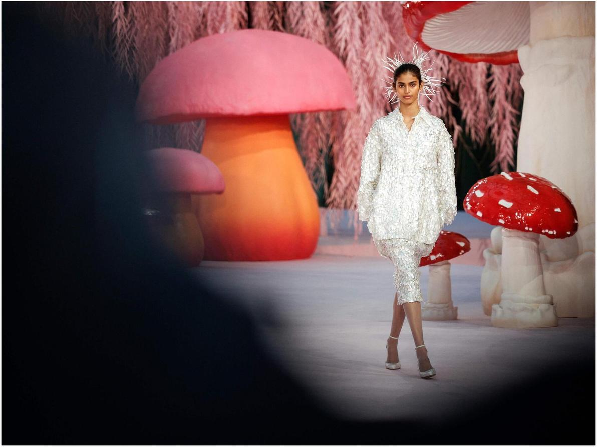 תצוגת הוט קוטור לאביב-קיץ 2026 של שאנל בפריז