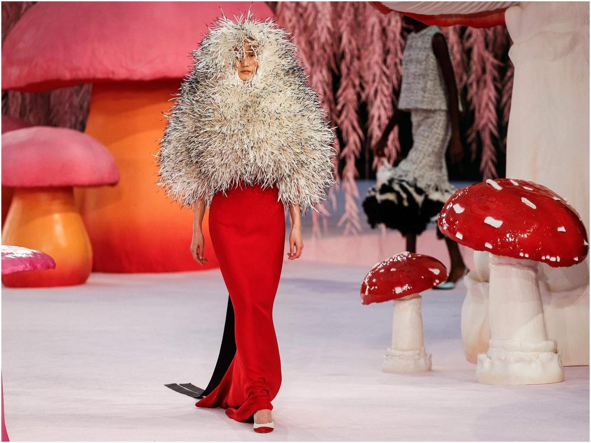 תצוגת הוט קוטור לאביב-קיץ 2026 של שאנל בפריז