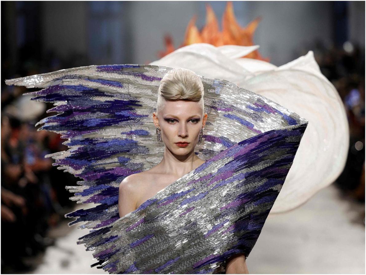 תצוגת הוט קוטור לאביב-קיץ 2026 של ראול מישארה בפריז