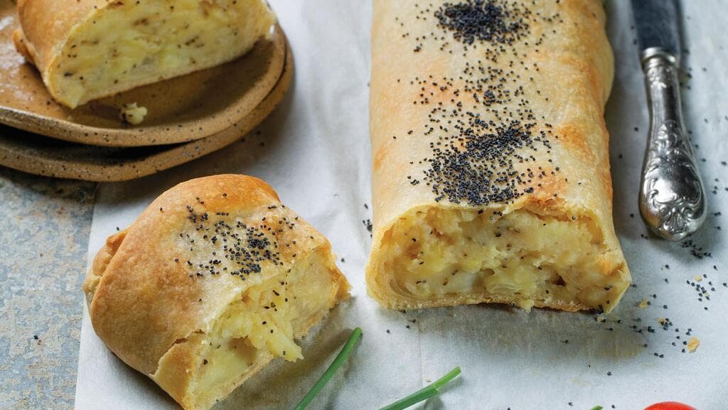 מגולגלים תפוחי אדמה בציפוי פרג (צילום: בועז לביא, מתכונים וסגנון: עמית דונסקוי) מגולגלים תפוחי אדמה בציפוי פרג