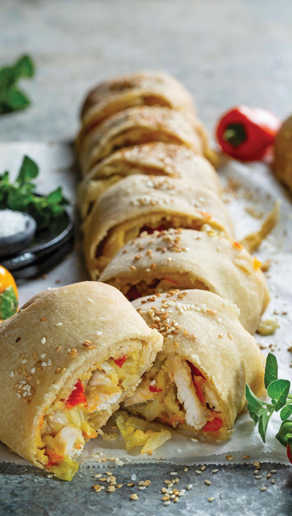 מגולגלים עוף וירקות (צילום: בועז לביא, סגנון: עמית דונסקוי) מגולגלים עוף וירקות