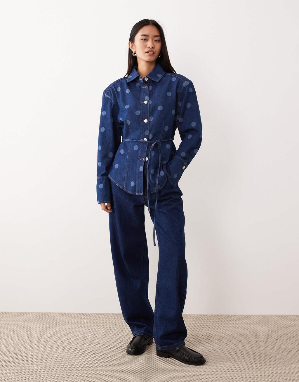 חולצה של אסוס