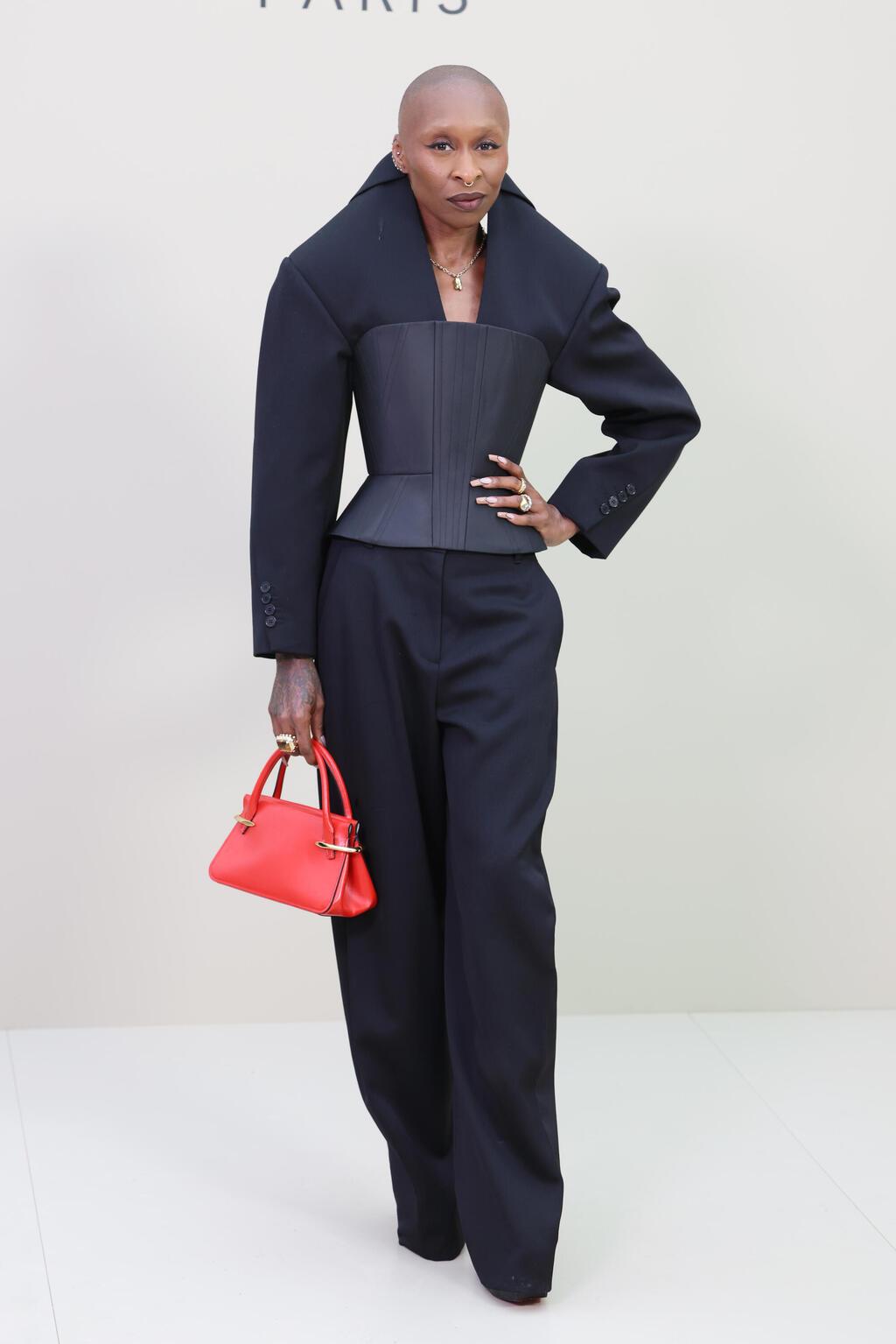 סינתיה אריבו בתצוגת אביב-קיץ 2026 של ז'יבנשי