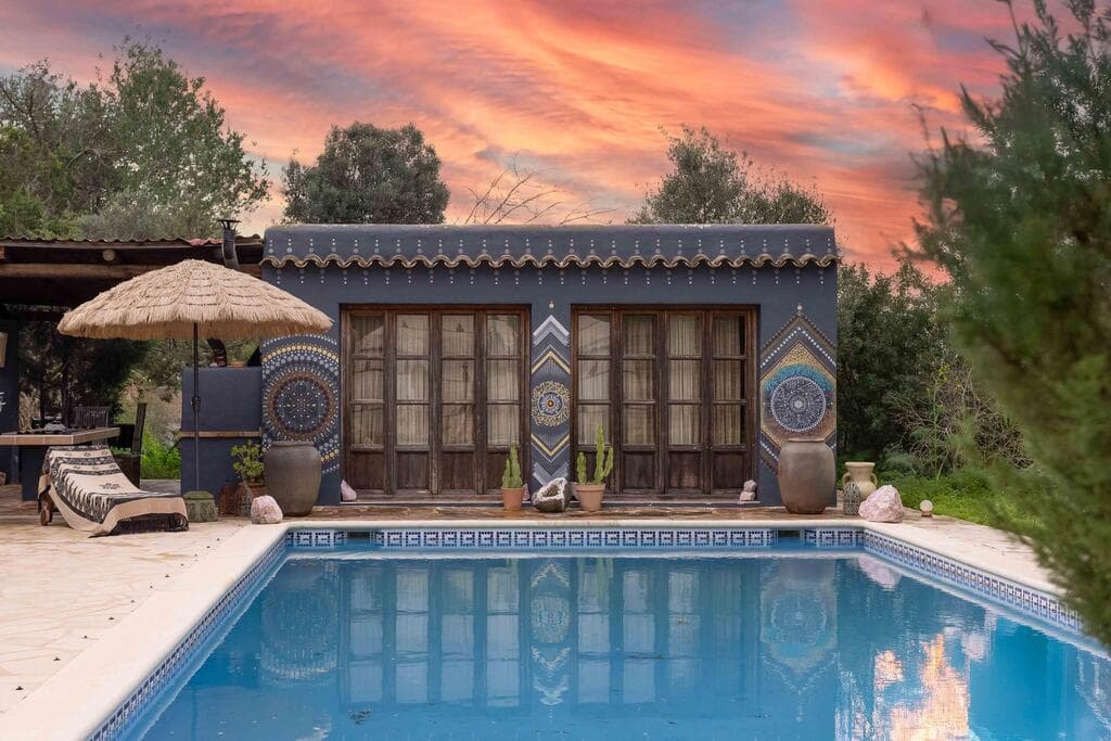 מיכל מונקה, איביזה